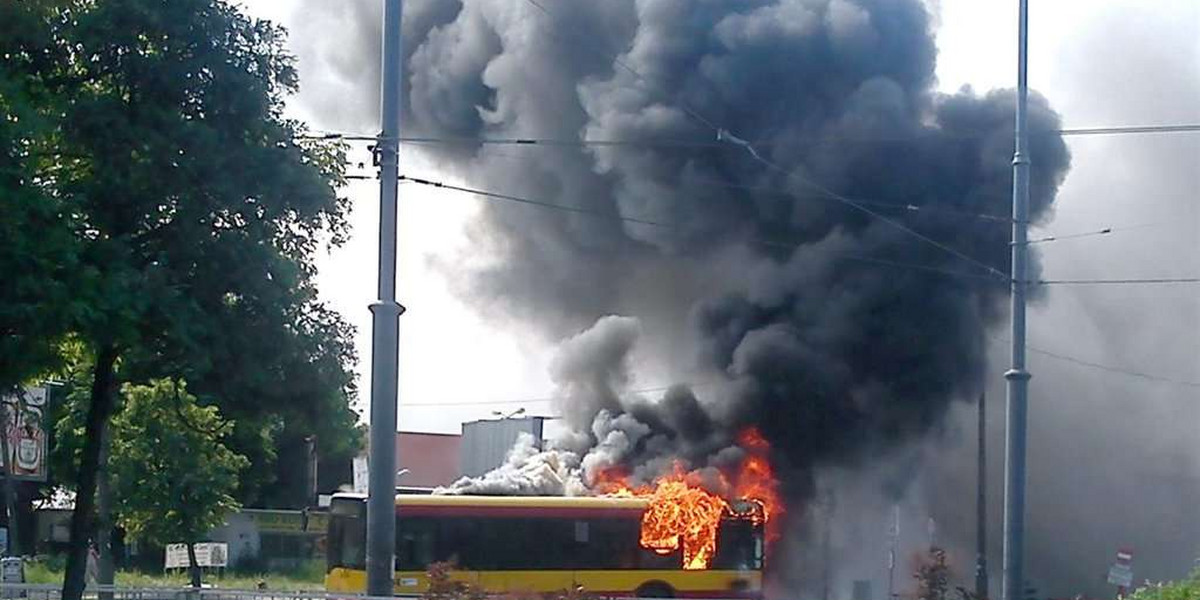 Panika! Na Okęciu spłonął autobus!