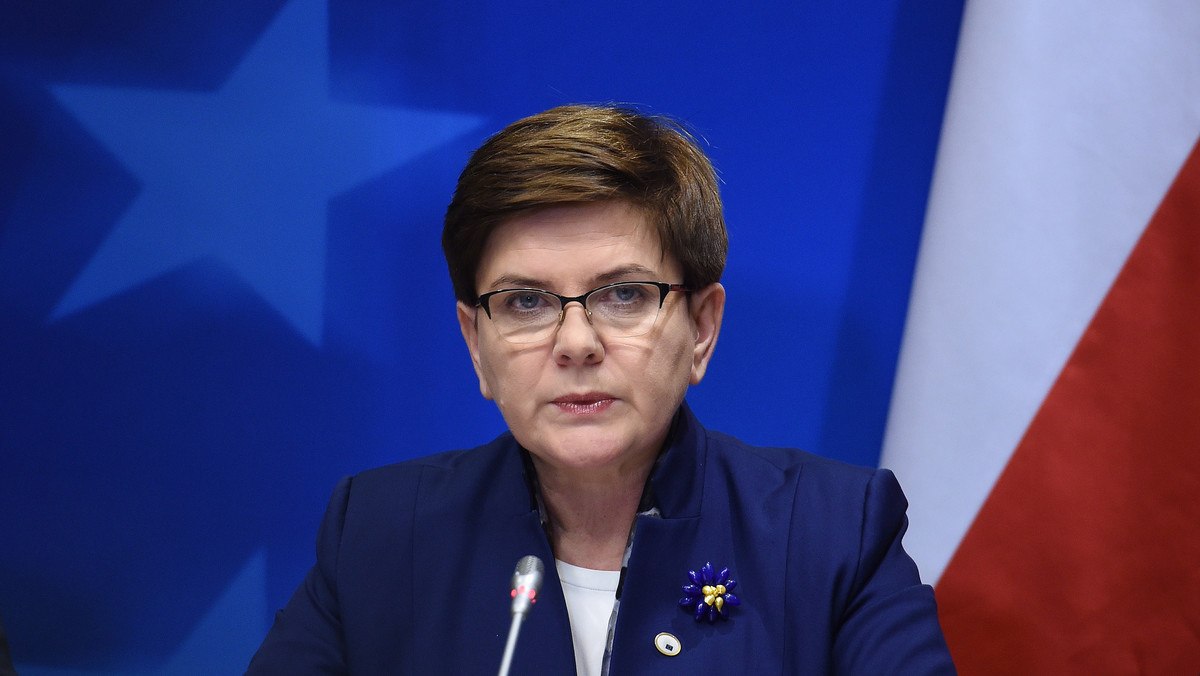 Premier Beata Szydło powiedziała dziś w Brukseli, że w czasie spotkania z przewodniczącym PE Martinem Schulzem poinformowała, że w Polsce działa rząd większości parlamentarnej wybranej w demokratycznych wyborach. Zapewniała, że jej celem są dobre relacje z PE.