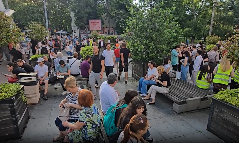 Protest ispred Pravnog