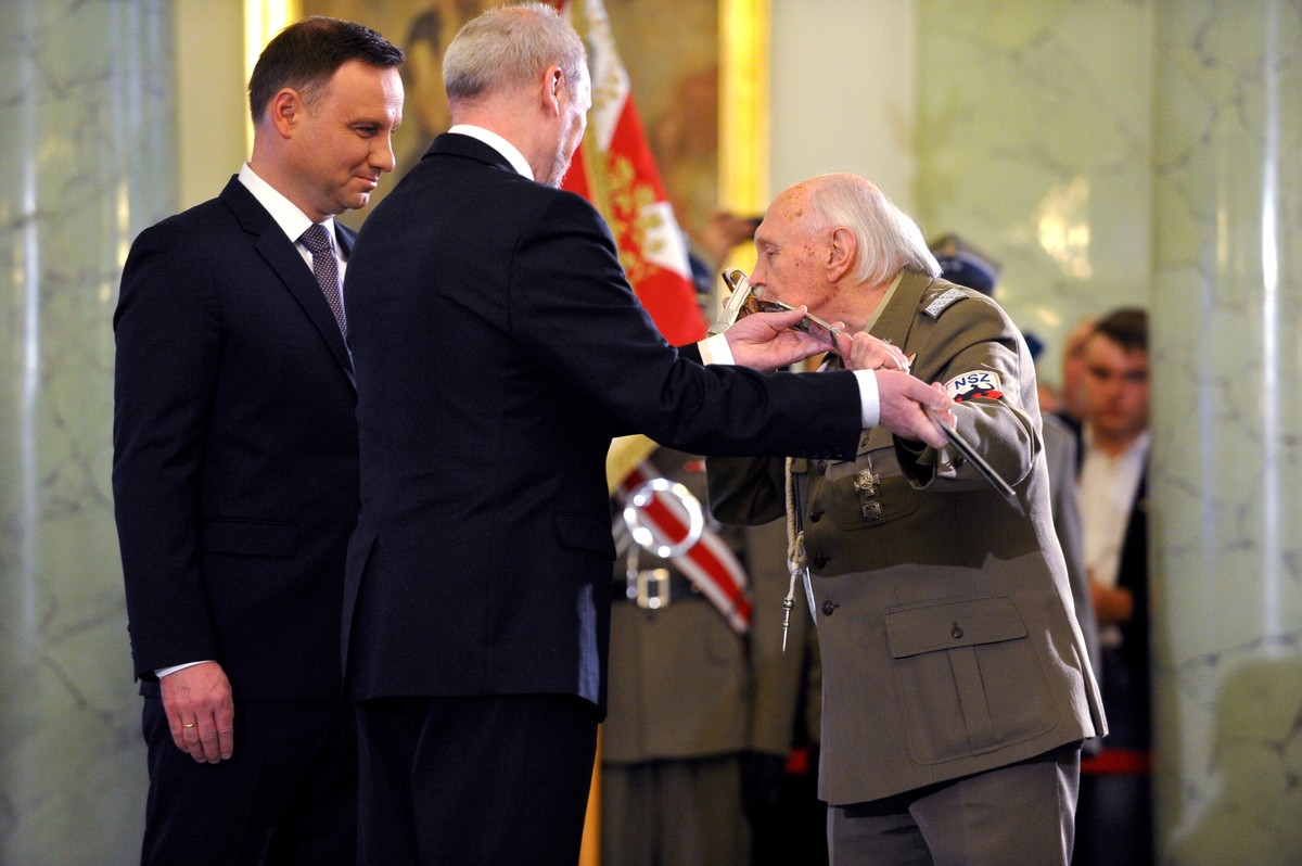 Szef MON podczas obchodów dnia pamięci Żołnierzy Wyklętych