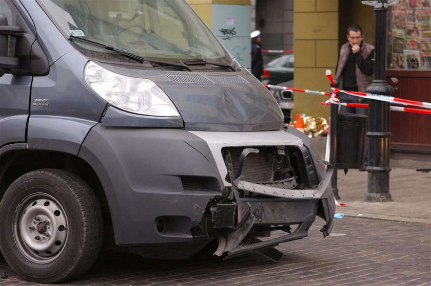 Auto wjechało w pieszych. Są ranni! Zdjęcia!