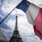 Wieża Eiffla Paryż Francja flaga francuska