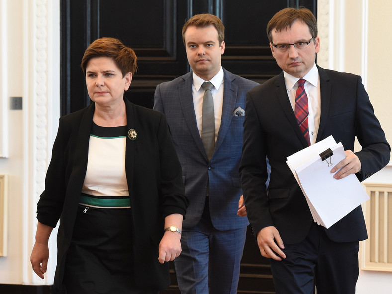 Minister sprawiedliwości, prokurator generalny Zbigniew Ziobro, premier Beata Szydło i rzecznik rządu Rafał Bochenek
