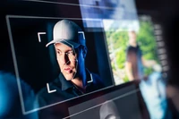 Księgowa była przekonana, iż rozmawia z szefem, więc zrobiła duży przelew. Ale to nie był jej szef