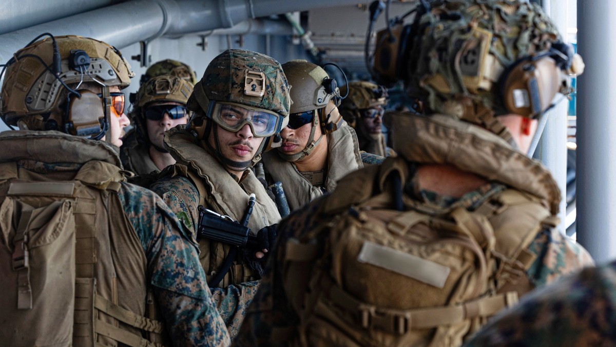 Američki marinci na nosaču aviona "Tripoli" u zoni odgovornosti Centralne komande SAD 27. marta