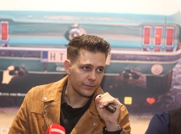 Miloš Biković je kupio veliko imanje na selu: Pored kuće poseduje ovce i traktore, a okružen je zelenilom! (Foto)