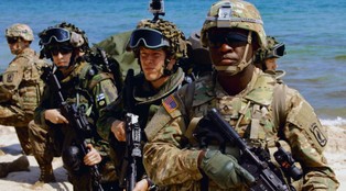 Szwedzi i Finowie nie chcą być bezczynni w obliczu zagrożenia