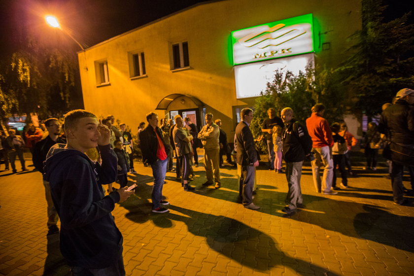 Tłumy ruszyły na nocne zwiedzanie zajezdni