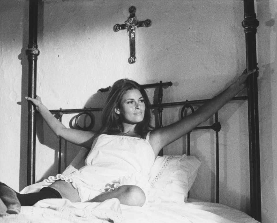 Raquel Welch jako Elena w filmie "Ukochany" (1971)