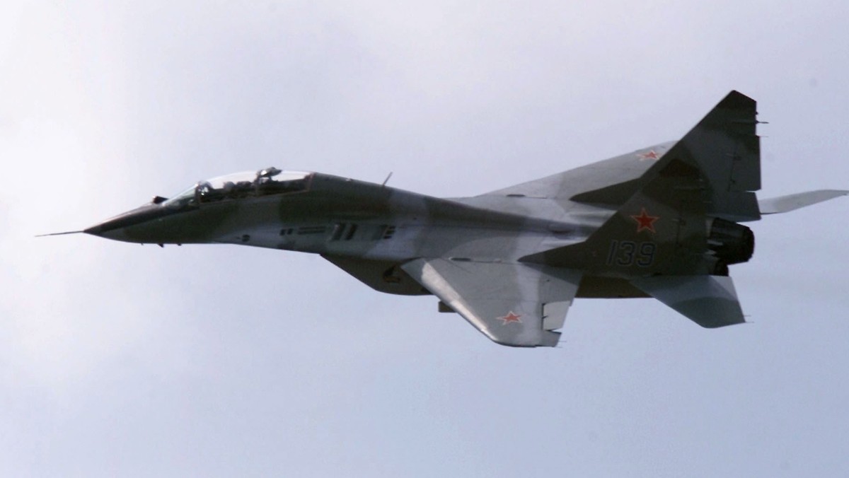 Myśliwiec pokładowy MiG-29KUB rozbił się w obwodzie astrachańskim, na południu Rosji - poinformowało Ministerstwo Obrony Federacji Rosyjskiej. Obaj piloci zginęli. Przyczyny katastrofy nie są znane.