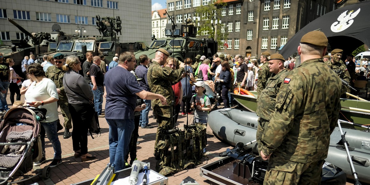 Katowice. Pknik militarny z okazji 100-lecia Powstań Śląskich 