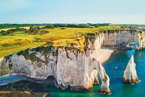 Étretat, najpiękniejsze białe klify w Europie, Normandia.