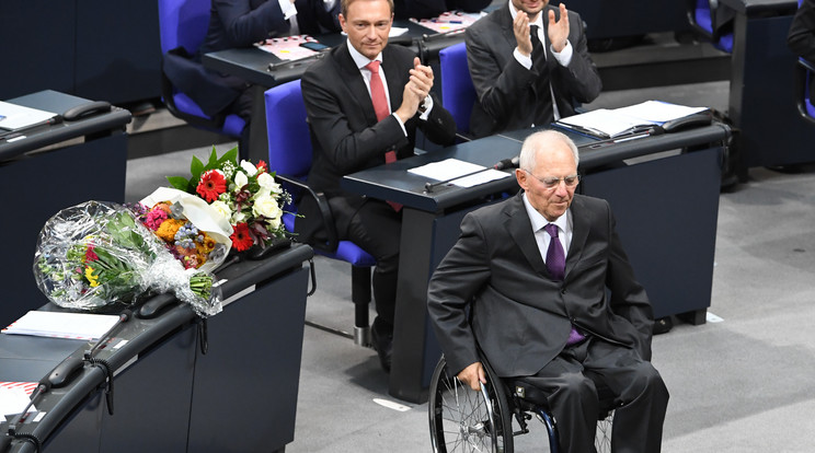 A Merkel által vezetett CDU képviselőjét, Wolfgang Schaublét választották meg nagy többséggel az alsóház elnökének /Fotó: AFP