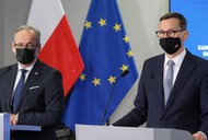 Minister Zdrowia Adam Niedzielski i premier Mateusz Morawiecki