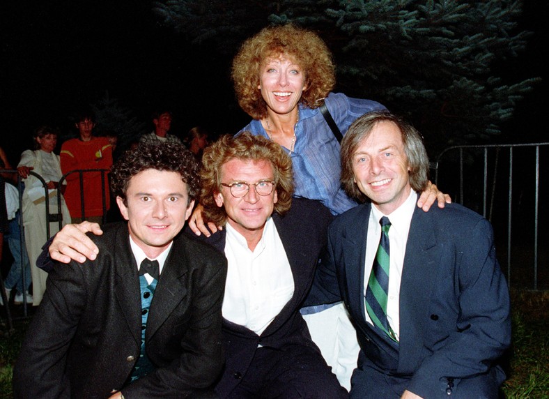 Jacek Wojcicki, Zbigniew Wodecki, Alicja Majewska, Wlodzimierz Korcz podczas Festiwalu dla Dzieci i Mlodziezy Niepelnosprawnej. Ciechocinek 1997 r.