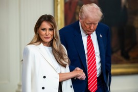 Snimak zbog kog je STAO SVET! Melanija pred MILIONIMA pokazala koliko joj se TRAMP GADI: Njen postupak je DEFINICIJA PREZIRA i čini se da joj je DOSTA SVEGA