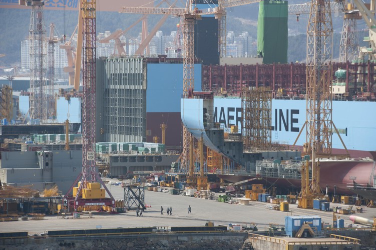 Nazwa klasy nie jest przypadkowa. Triple-E (Efficiency, Economy of scale, The Environment) oznacza efektywność, korzyści skali i środowisko. Docelowo firma Maersk zamierza wybudować 20 bliźniaczych okrętów.