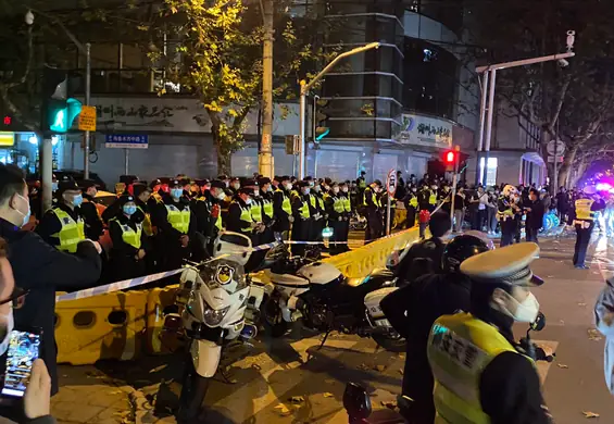 Protesty w Chinach. Policja pobiła dziennikarza BBC