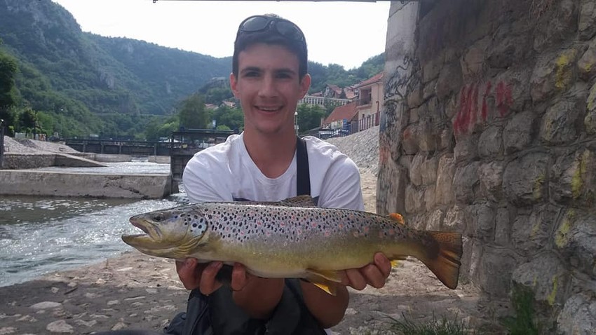 Pegava lepotica: Pastrmka uhvaćena na Đetinji pre nekoliko dana