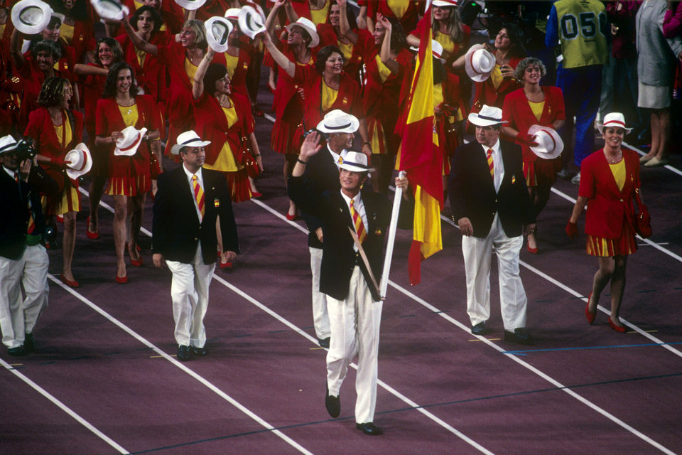 "Royalsi" na igrzyskach olimpijskich: Filip VI (na zdjęciu jako chorąży)