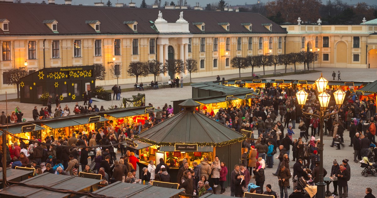 Kolléganőnk most a schönbrunni karácsonyi vásárban járt Bécsben, ami hatalmas meglepetés volt a család számára