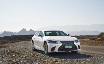 LEXUS LS Prestige 359KM 264KW