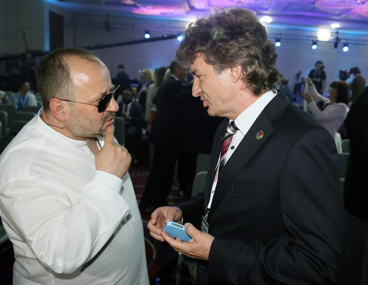 Biznesmeni, właściciele i założyciele spółki Art-B. Andrzej Gąsiorowski i Bogusław Bagsik 