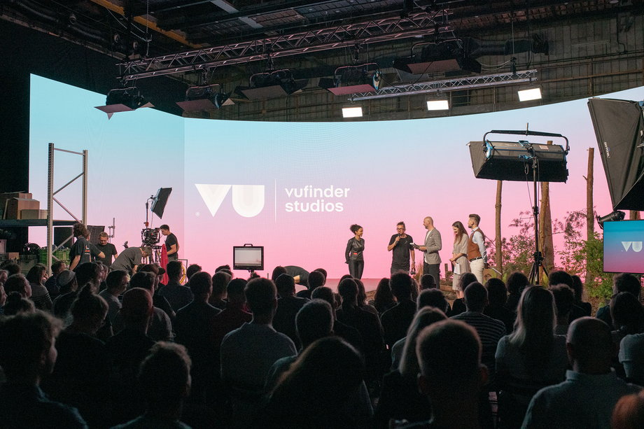 Istniejąca od połowy 2022 r. firma VuFinder Studios oferuje kompleksowe usługi produkcji wirtualnej oraz tradycyjnej. Do tej pory uczestniczyła przy ponad 50 różnych projektach filmowo-reklamowych, realizowanych na rynki m.in. USA, Wielkiej Brytanii, Francji oraz Niemiec. 