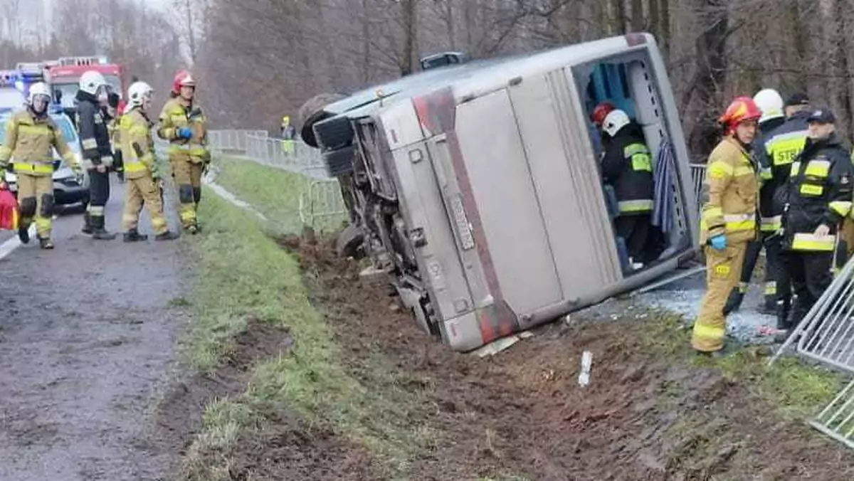 Wypadek ukraińskiego autobusu na DK 17