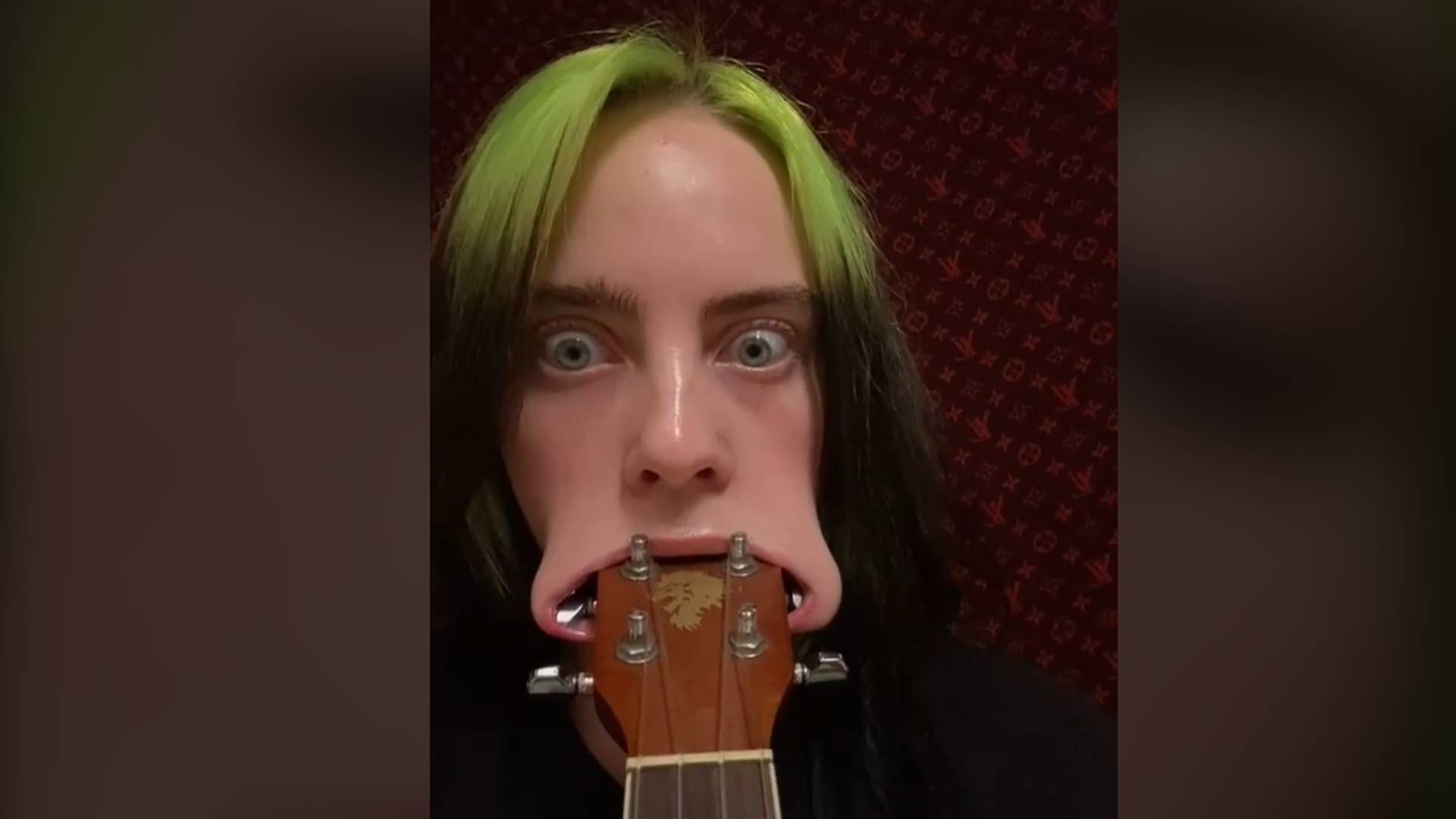 Szájába tett egy ukulelét Billie Eilish és berúgta a TikTok ajtaját Noizz