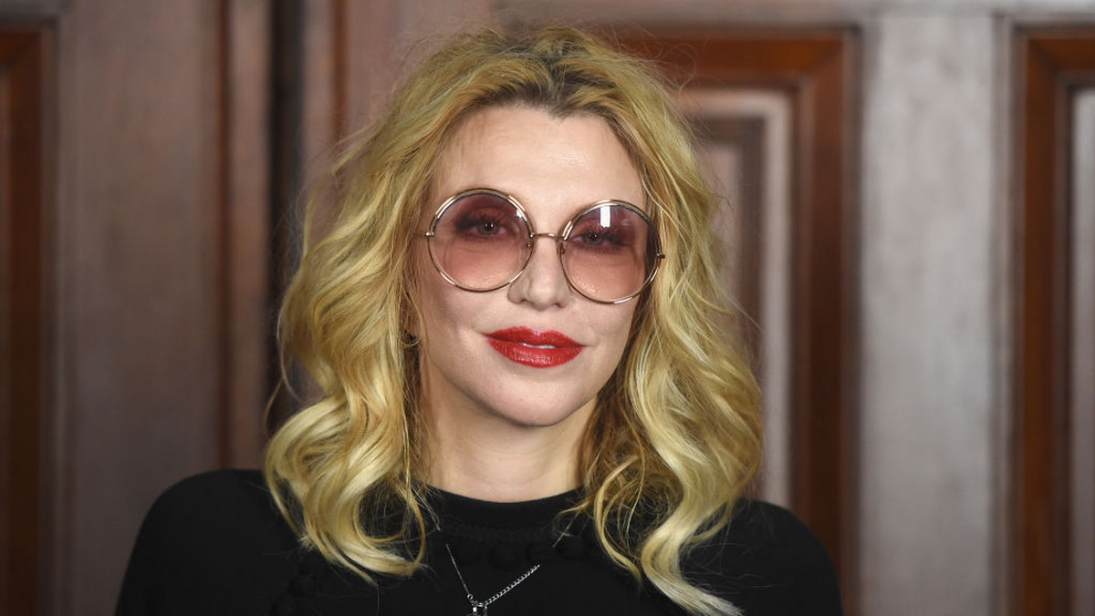 Isaiah Silva, były mąż córki Courtney Love i Kurta Cobaina, Frances Bean Cobain oskarżył byłą teściową o usiłowanie zabójstwa. Wg mężczyzny, Love uknuła spisek, który mógł zagrozić jego życiu. A wszystko z powodu gitary Cobaina, której w posiadanie wszedł po rozwodzie z Frances.