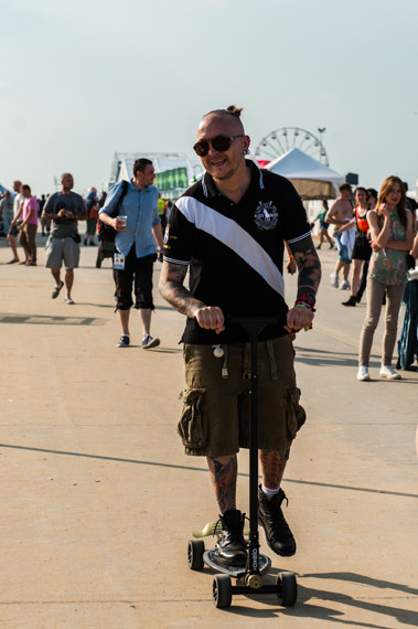 Publiczność na festiwalu Heineken Open'er (fot. Monika Stolarska / Onet)