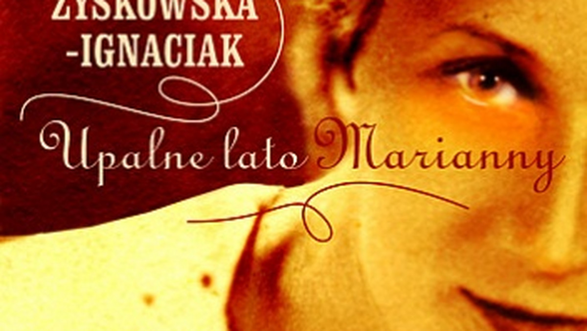 Ostatnie lato Marianny to stylowo opisana historia pierwszej miłości osiemnastolatki żyjącej w spokojnym dworze na wsi mazowieckiej.