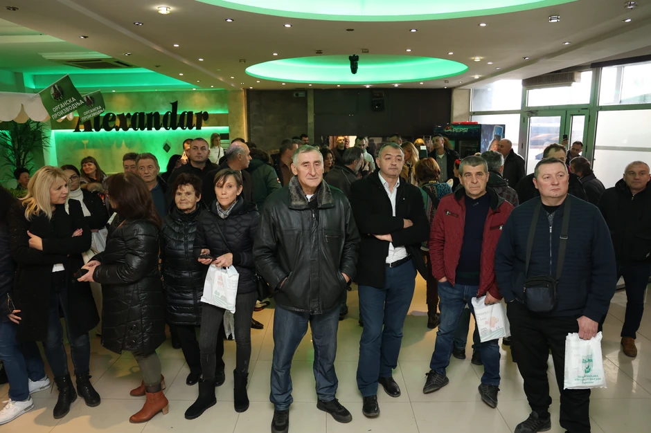 Prisutni su uživali uz zvuke trubača i harmonike koje su priredili domaćini