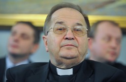 Radio Maryja bezprawnie nadaje reklamy i nie chce płacić za to kar