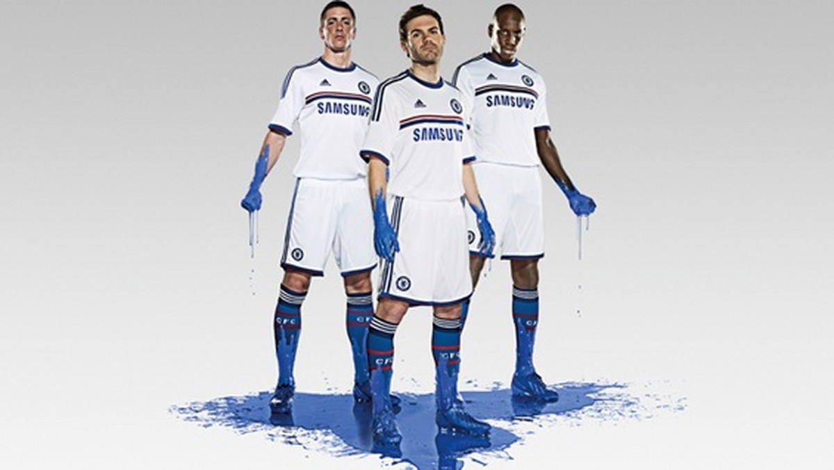Chelsea przedłużyła o dziesięć lat umowę sponsorską z Adidasem. Firma pozostaje oficjalnym sponsorem klubu, będzie także dostarczać odzież sportową do klubu.