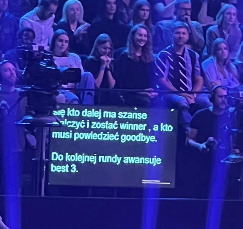 Prompter, z którego czytała Joanna Krupa