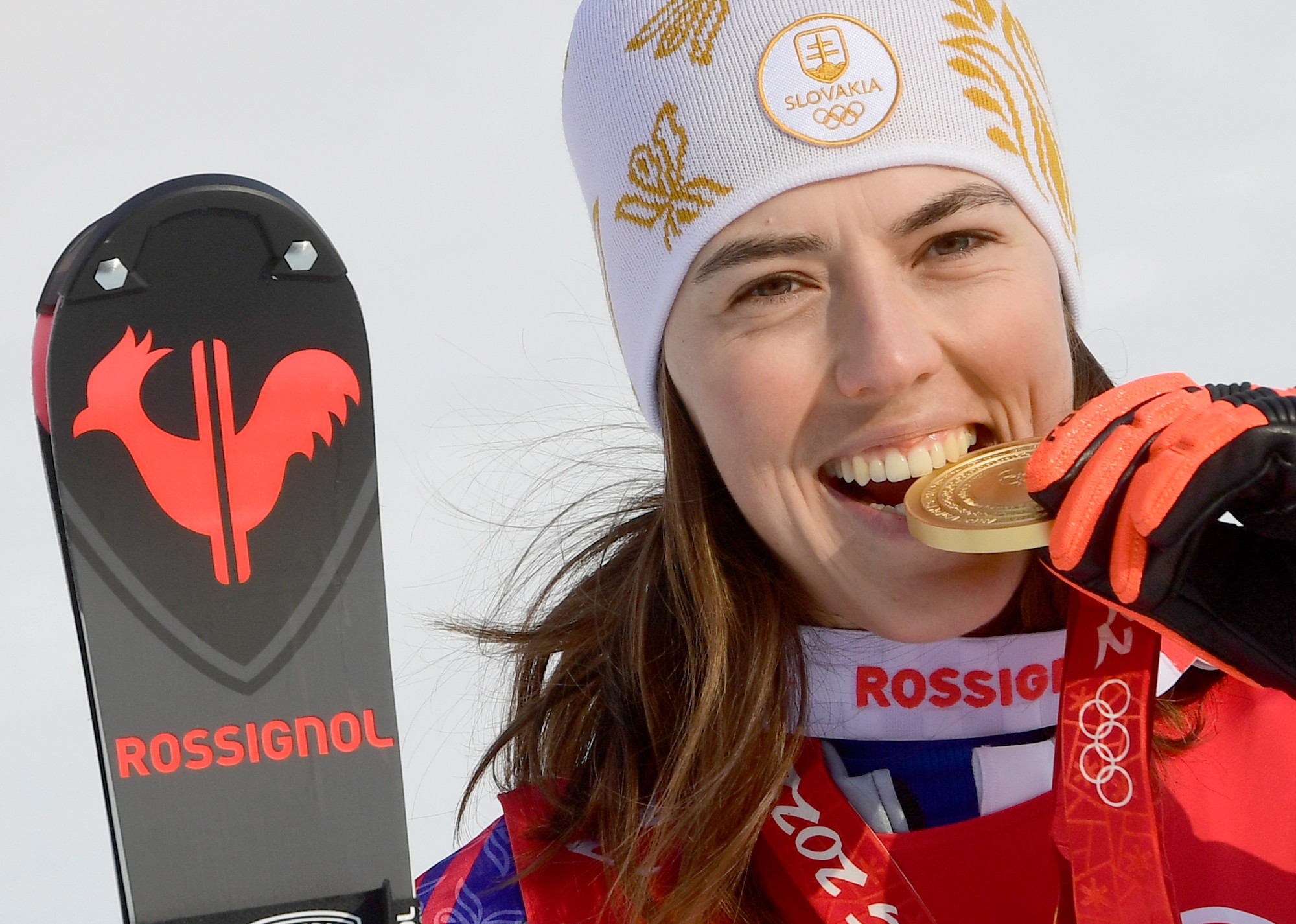 Slovenská lyžiarka Petra Vlhová so zlatou olympijskou medailou.