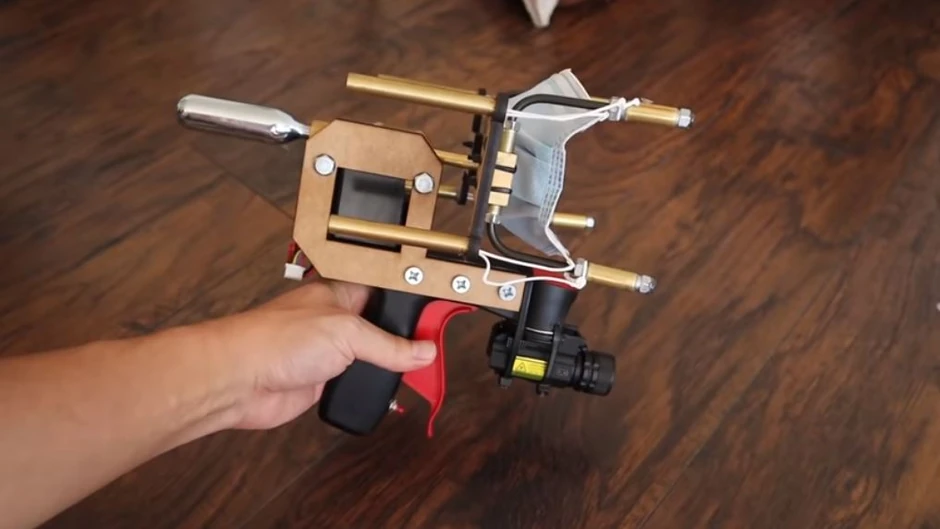 Pištolj za ispaljivanje maski