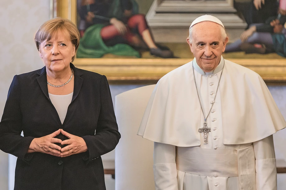 W kryzysie uchodźczym to papież stał się największym politycznym sojusznikiem córki protestanckiego pastora
