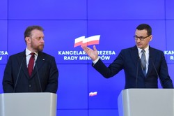 Wzrosła liczba zakażonych koronawirusem w Polsce, imprezy masowe odwołane [RELACJA]