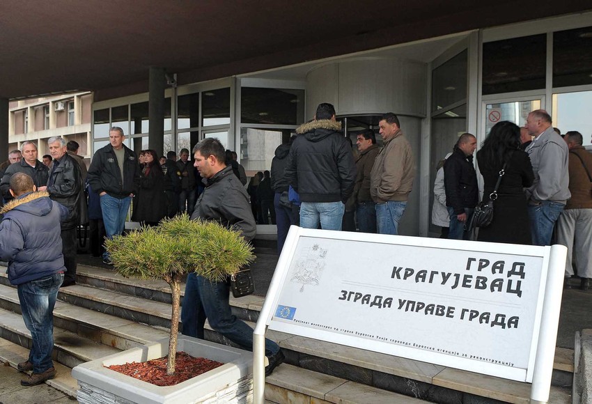 Radnici su se okupili ispred Skupštine grada