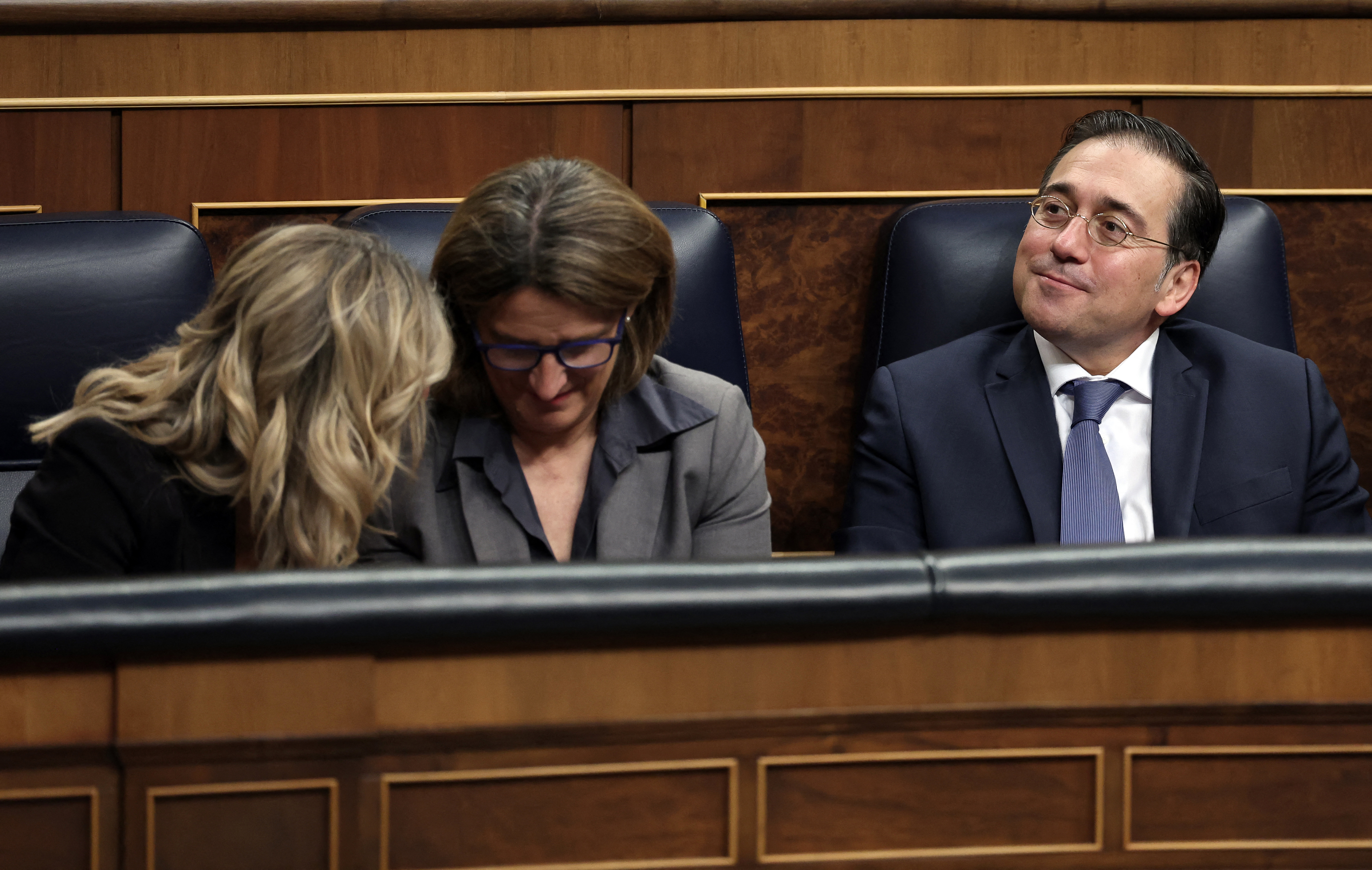 Trabajo rompe con las patronales y ampliará permisos solo con sindicatos