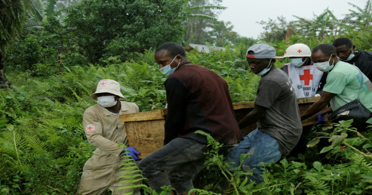 RDC : après les massacres ADF, les survivants enterrent leurs morts