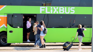 Anna chciała polecieć do Turcji. Kierowca Flixbusa zostawił ją na stacji benzynowej