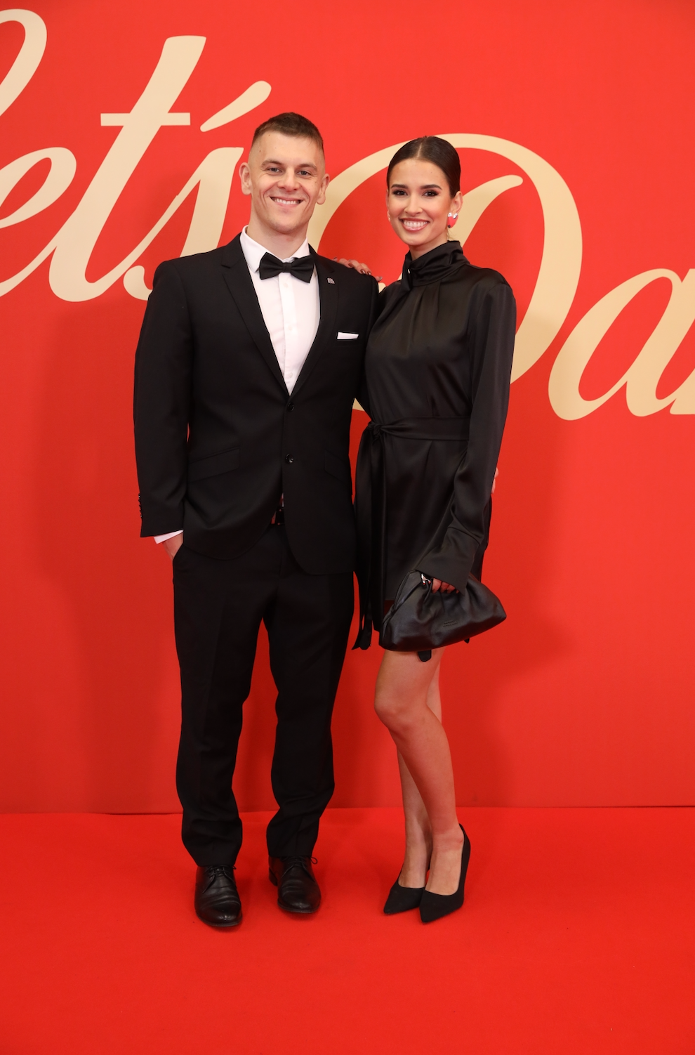 Červený koberec z druhého kola Let' s Dance: Influencer Jovinečko s priateľkou Denisou. 