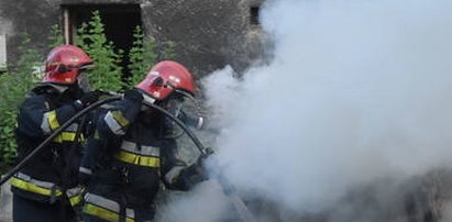 Pożar osinobusa w Bierach. W jego wnętrzu znaleziono zwęglone ciało