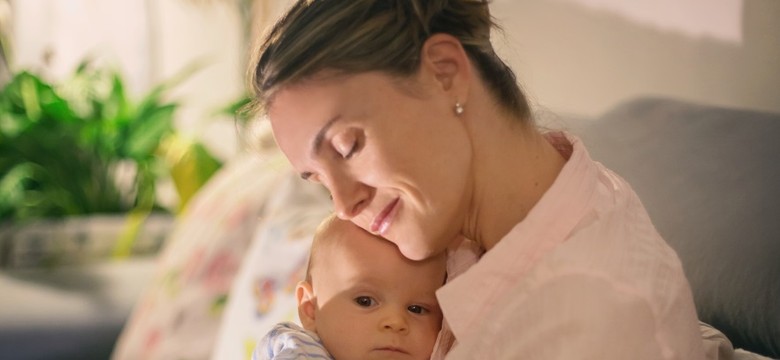 Młodość kontra doświadczenie: kto najczęściej pracuje jako niania i czy jej wiek wpływa na jakość opieki?