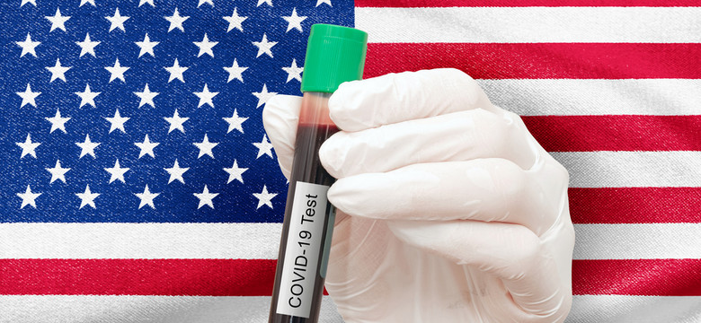 Polski lekarz z USA: W walce z koronawirusem nie ma miejsca na panikę
