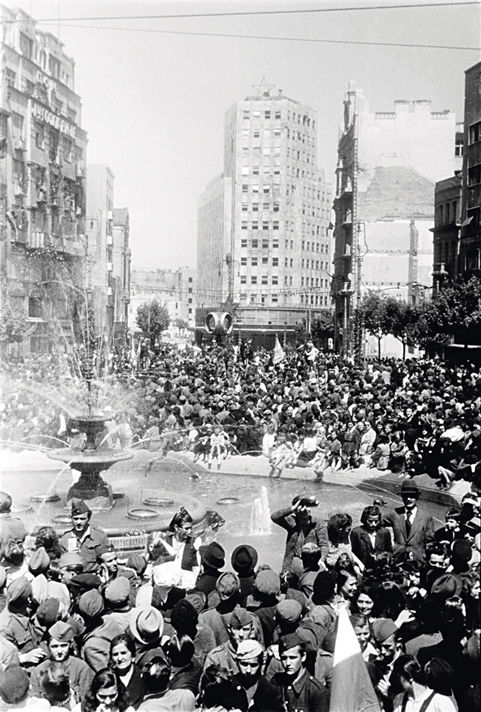 Proslava Dana Pobede u Beogradu, 9. maj 1945. 